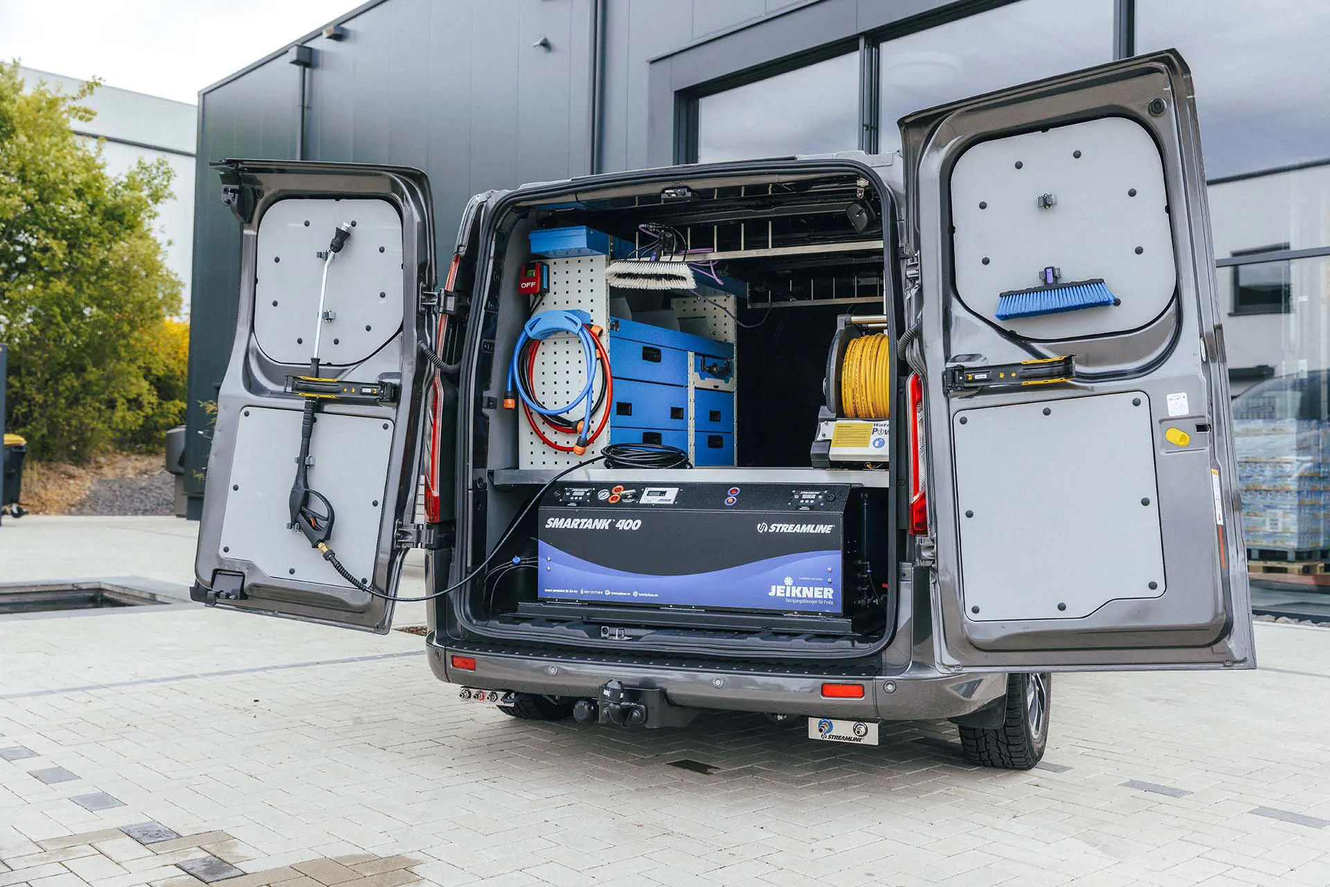 GlasVan mit Osmose-Einbau im Einsatz