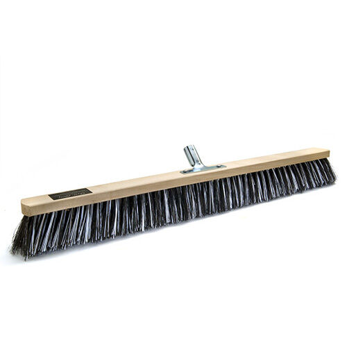 Ossi-Blitz-Besen, Hausmeisterbesen, 80 cm mit Metallstielhalter Ossi-Blitz-Besen, Hausmeisterbesen, 80 cm mit Metallstielhalter
